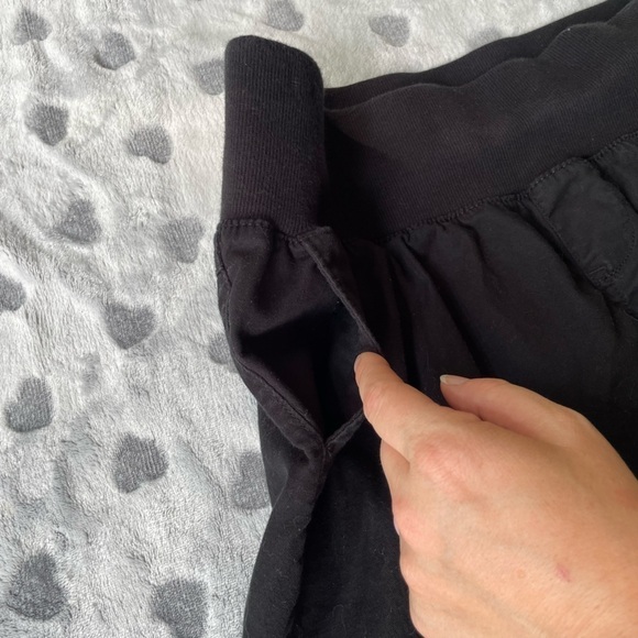 Liz Lange Maternity Shorts size small S black bottoms - Picture 3 of 5